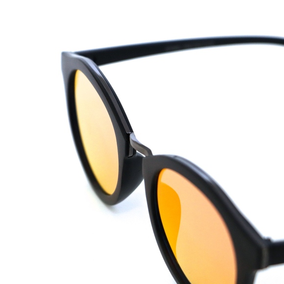 Charming Sunglasses - Picture 3 of 4